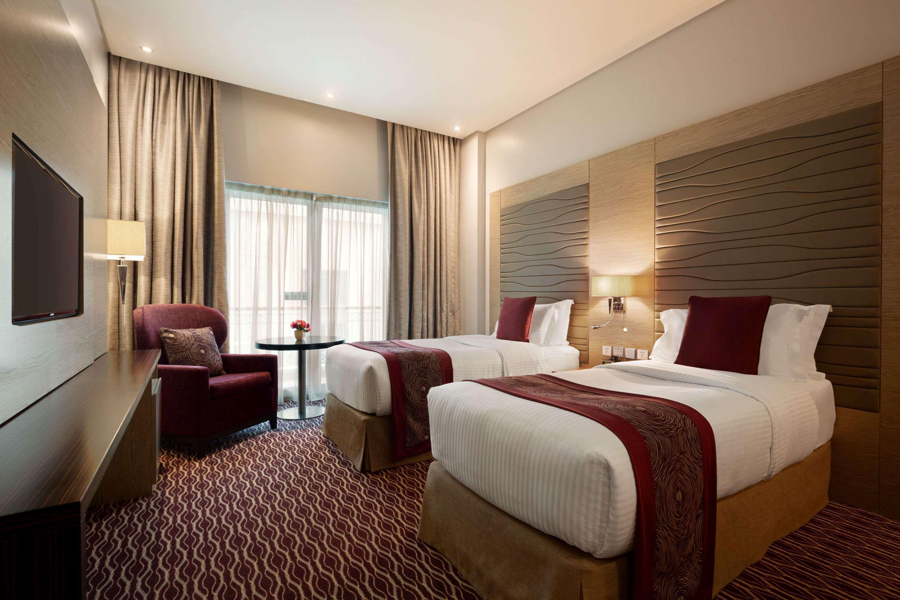 Ramada By Wyndham Manama City Centre Exterior foto