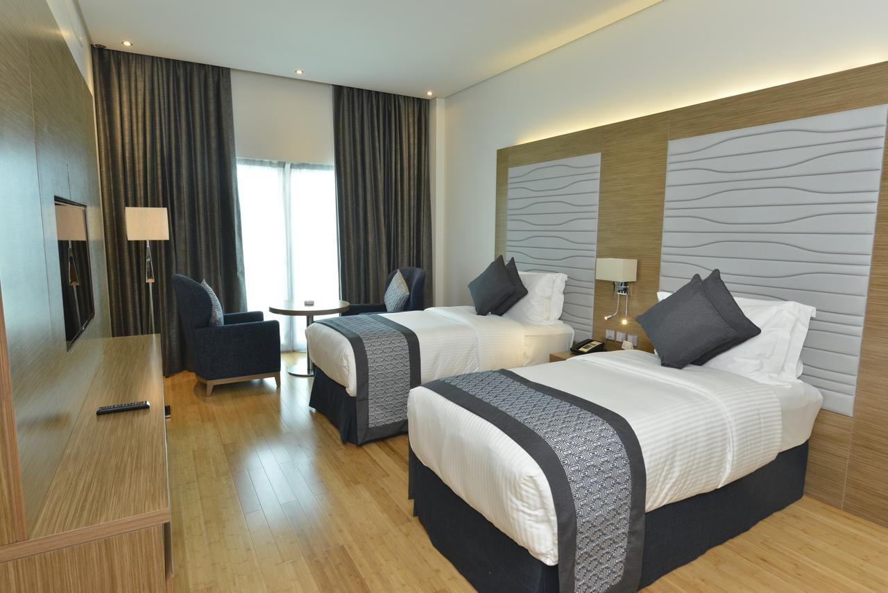 Ramada By Wyndham Manama City Centre Exterior foto