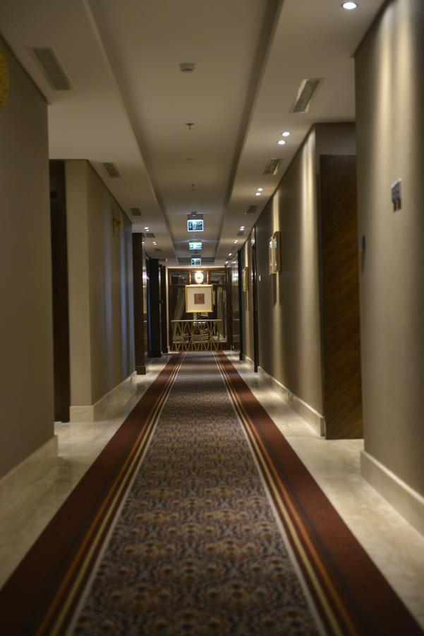Ramada By Wyndham Manama City Centre Exterior foto