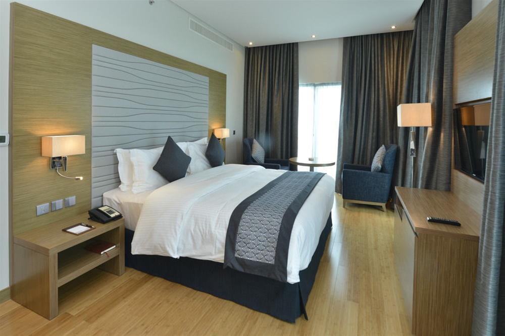Ramada By Wyndham Manama City Centre Exterior foto